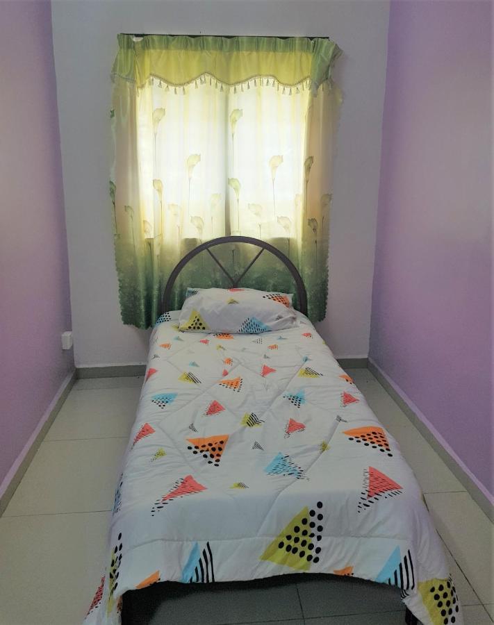 Oyo Home 90250 Sutera Wangi 3Bhk Apartment Ayer Keroh Exterior foto